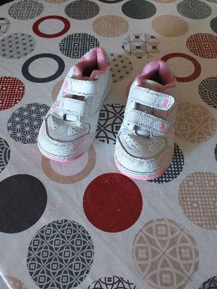 REGALO zapatillas  de nia