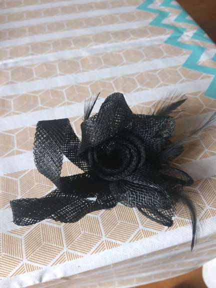 REGALO Broche tocado