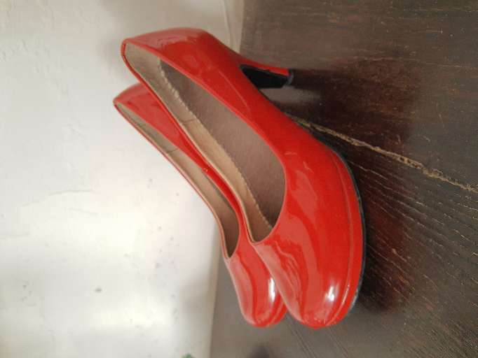 REGALO zapatillas rojas 