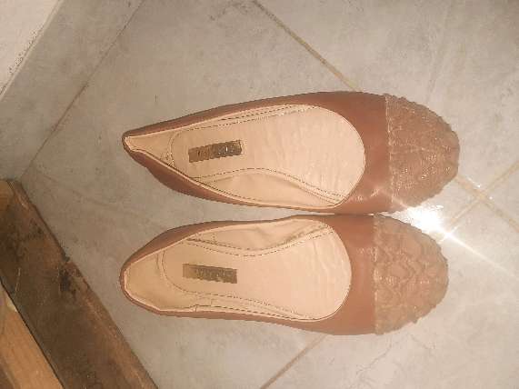 REGALO zapatos bajos para dama