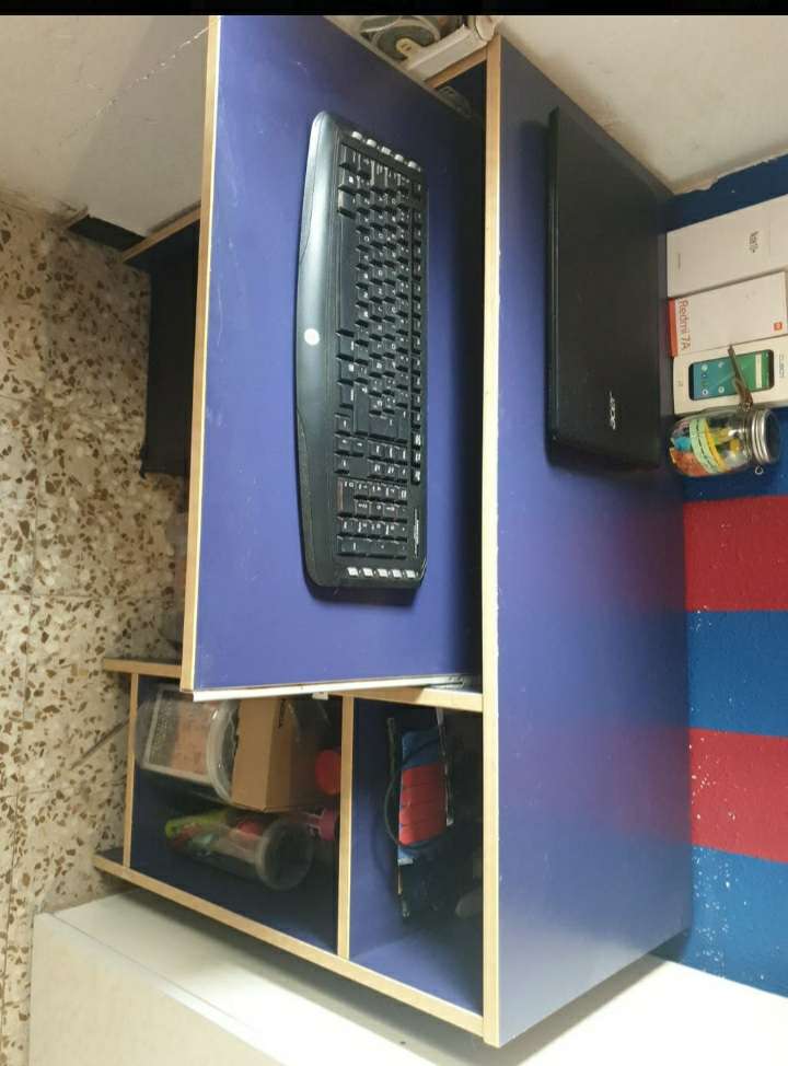 REGALO escritorio azul de madera REGALO escritorio azul de madera