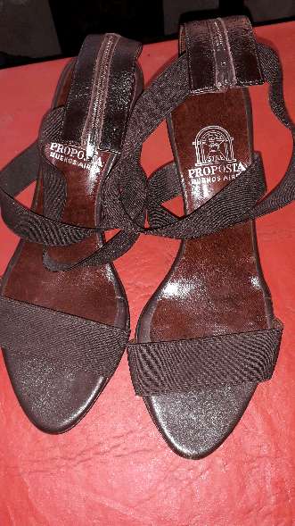 REGALO hermosas sandalias t.38 2