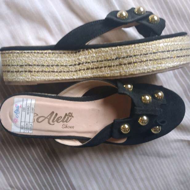 REGALO sandalias 