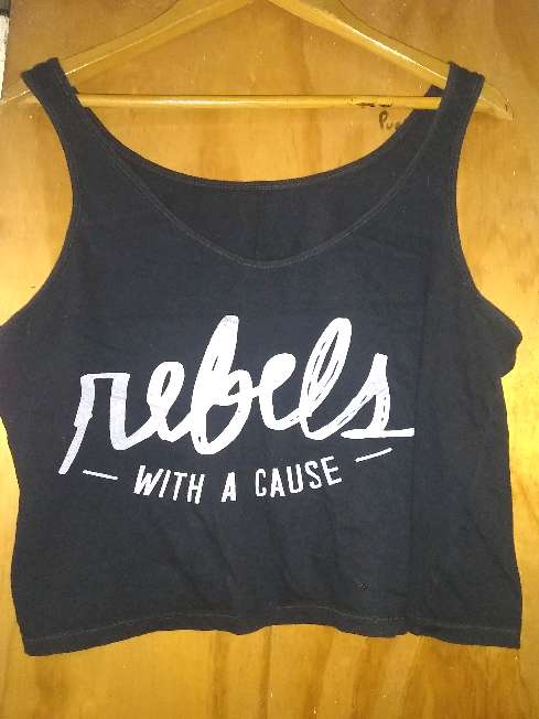 REGALO musculosa corta 