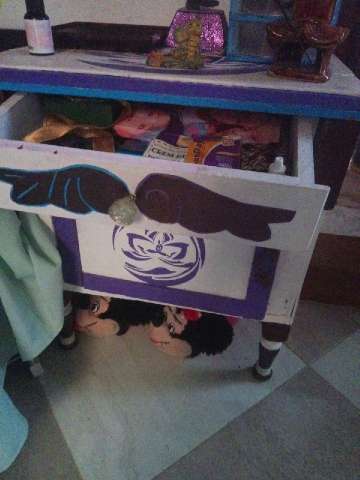 REGALO mesita de noche  3