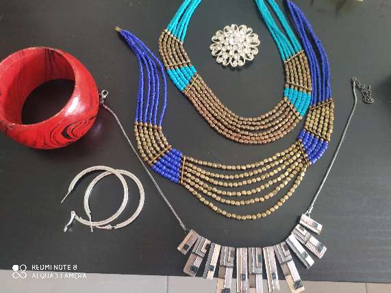 REGALO colgantes pulsera y pendientes