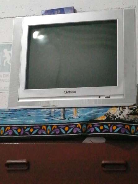 REGALO Televisor firstline