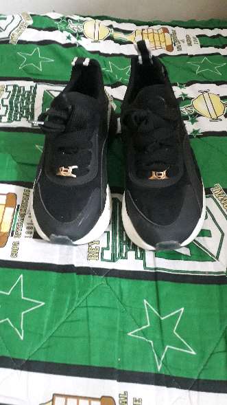 REGALO tennis boba bond talla 34 dama