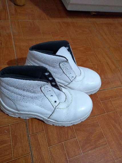 REGALO botas punta de acero blancas talla 37 1