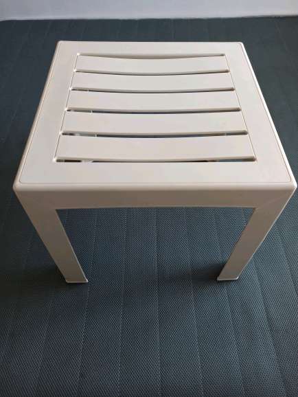 REGALO mesita/taburete con patas desmontables 3