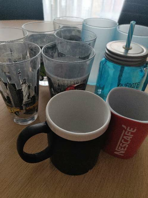 REGALO Conjunto de vasos y tazas REGALO Conjunto de vasos y tazas