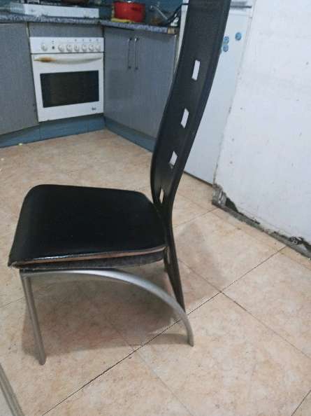 REGALO silla negra de cuero REGALO silla negra de cuero