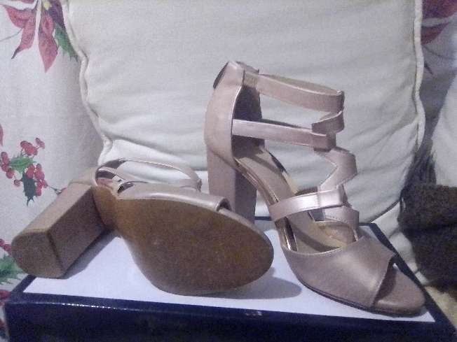 REGALO lindas zapatillas 4 1/2 2