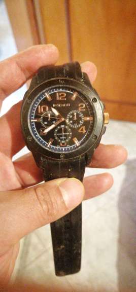 REGALO Reloj basement  3