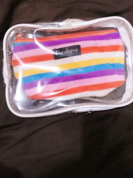 REGALO estuche de maquillaje REGALO estuche de maquillaje