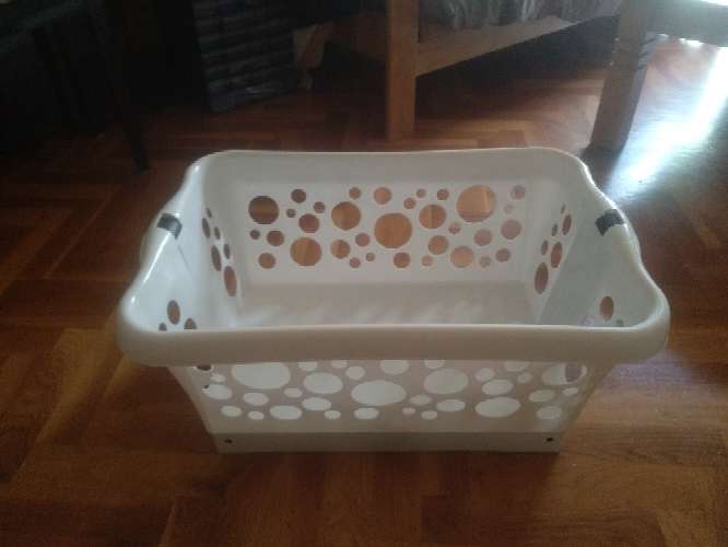 REGALO cesto con patas plegables REGALO cesto con patas plegables
