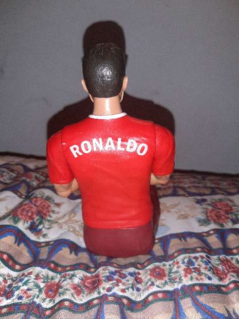 REGALO mueco de cristiano ronaldo en buen estado 2