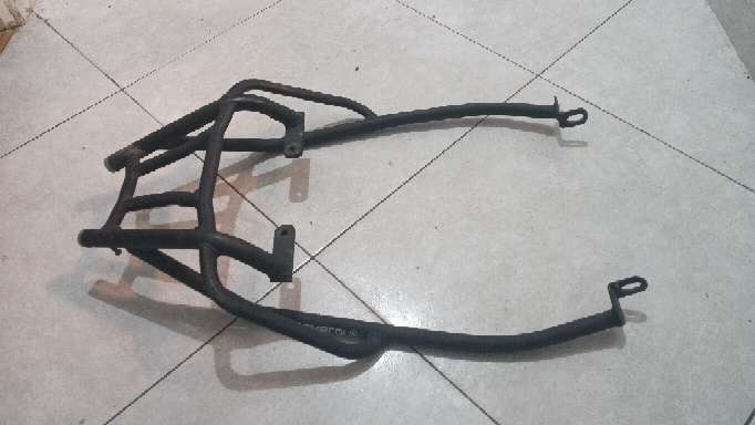 REGALO Parrilla para GS 125 REGALO Parrilla para GS 125