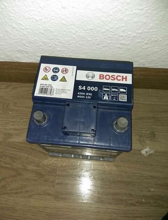 REGALO batería bosh S4 000 1