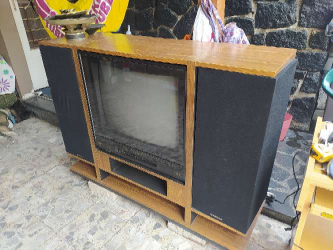 REGALO Mueble con TV Marantz y bocinas