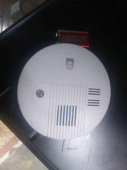 REGALO detector de humo con su pila está casi nuevo REGALO detector de humo con su pila está casi nuevo