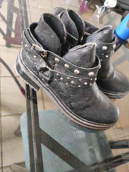 REGALO botas negras sin uso N 38/40 2