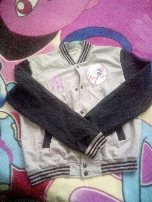 REGALO chaqueta beisbolera 2