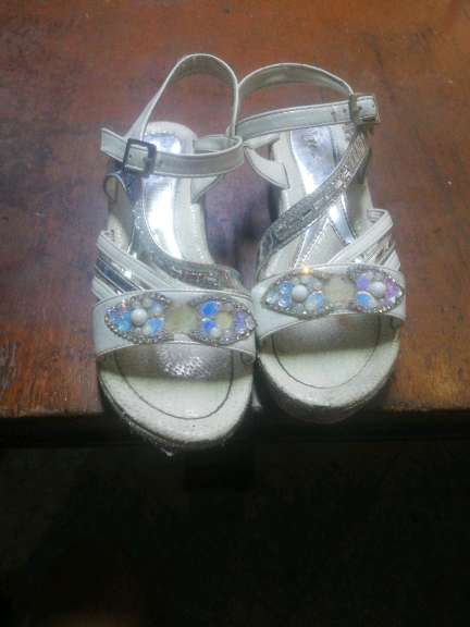 REGALO sandalias talla32