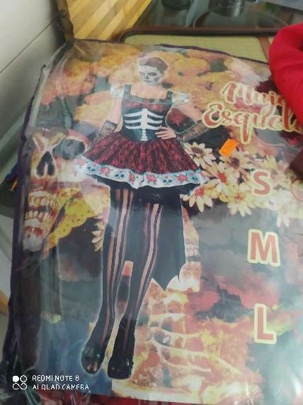 REGALO disfraces  talla mediana china 