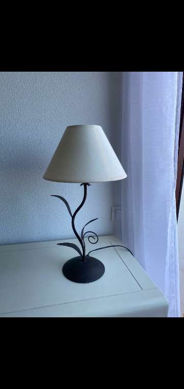 REGALO Lámpara de mesa con tulipa de tela