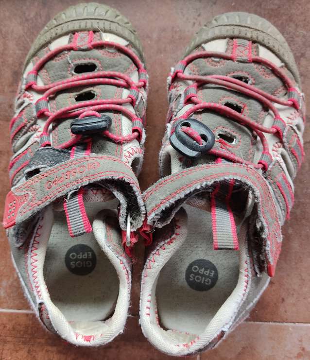 REGALO Zapatillas talla 28