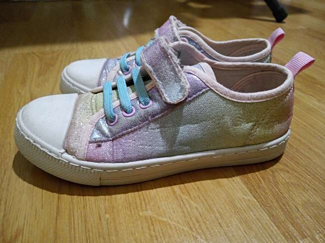 REGALO playeras nia con velcro 2