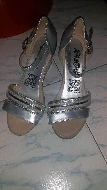 REGALO sandalias plateadas  2