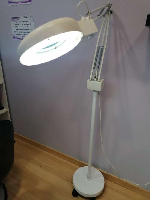 REGALO Lupa de estetica con luz