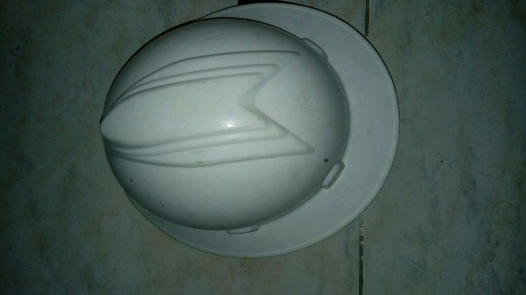 REGALO casco para obra. otros usos REGALO casco para obra. otros usos
