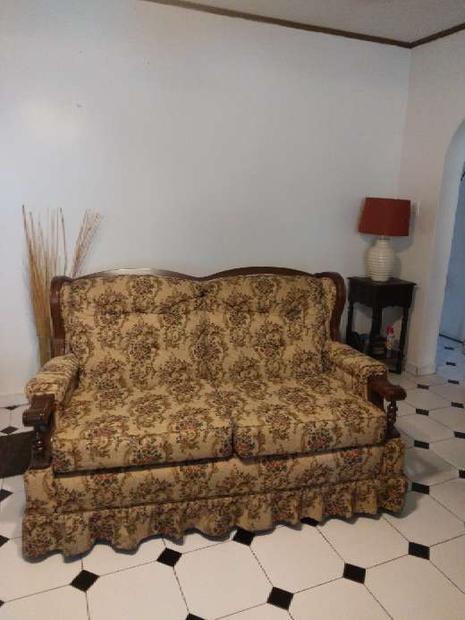 REGALO Muebles de sala modelo Early American. Llvalo gratis. 2