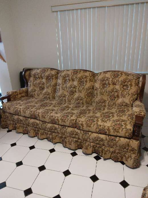 REGALO Muebles de sala modelo Early American. Llévalo gratis. REGALO Muebles de sala modelo Early American. Llévalo gratis.