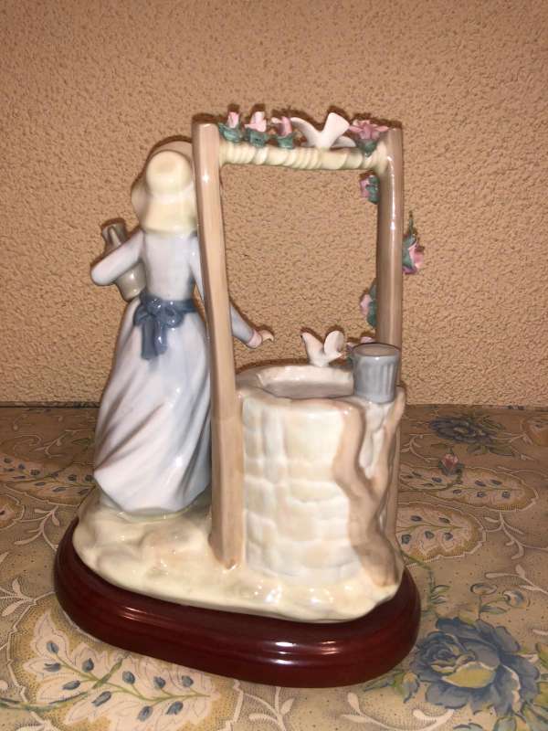 REGALO figura porcelana 3