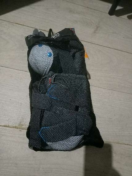 REGALO kitt de rodillera y codera  para patinetes nio  2