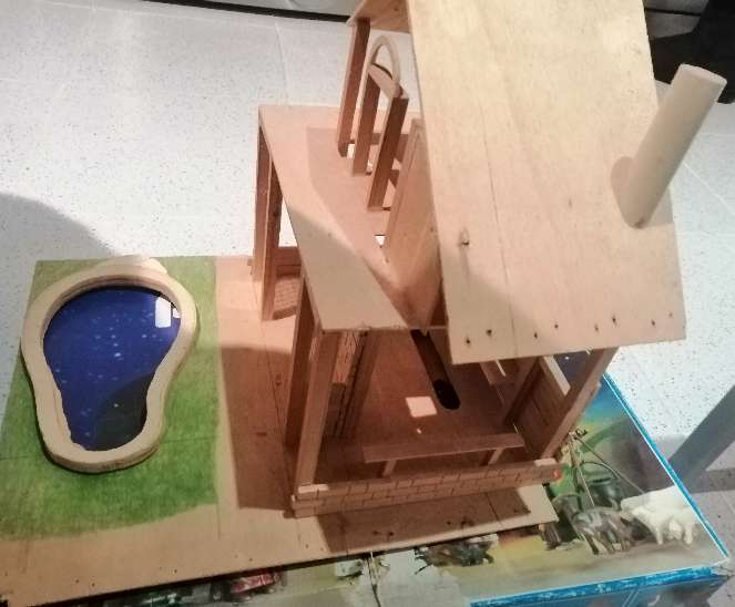 REGALO Casita de madera artesanal 4