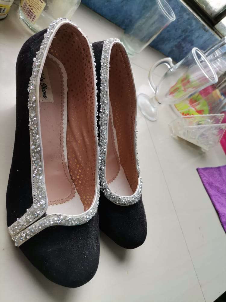 REGALO tacones nuevo no tiene ni una sola puesta REGALO tacones nuevo no tiene ni una sola puesta