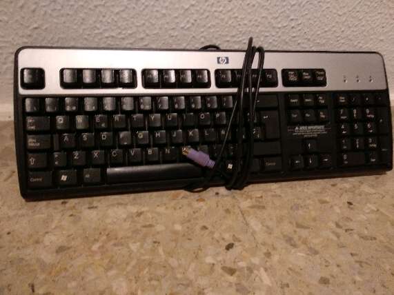 REGALO Teclado ordenador PS2 HP