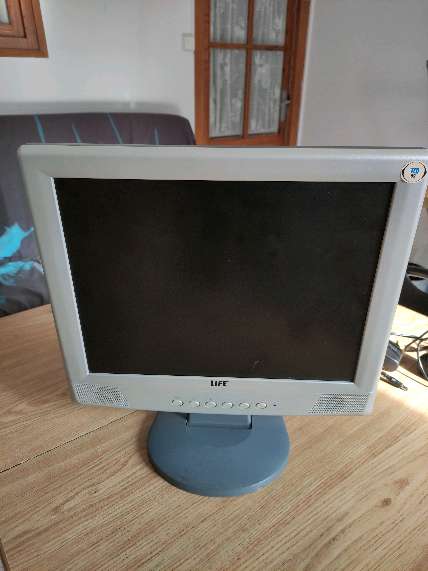 REGALO Monitor Medion 15 pulgadas. REGALO Monitor Medion 15 pulgadas.