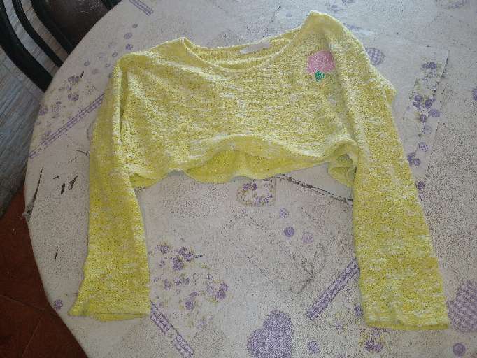 REGALO jenas talle 38 buzito corto y remera talles 1 2
