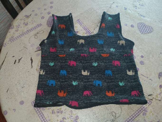 REGALO jenas talle 38 buzito corto y remera talles 1 3