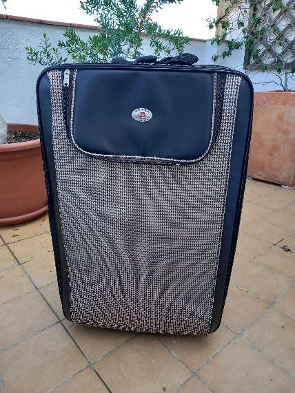 REGALO Maleta grandes dimensiones REGALO Maleta grandes dimensiones