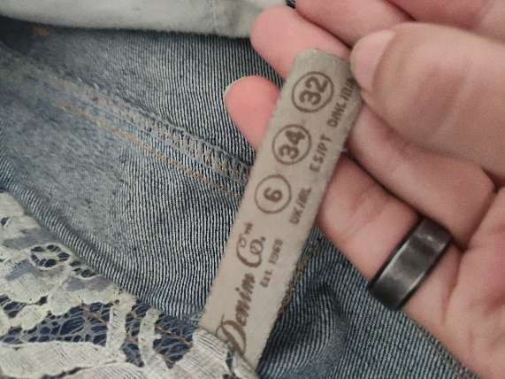 REGALO Pantaln vaquero corto 2