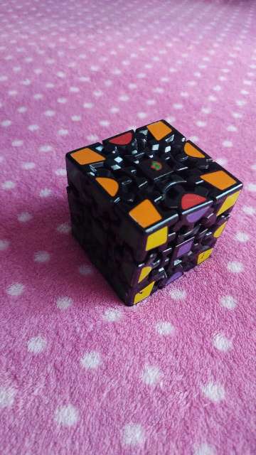 REGALO Cubo Rubik REGALO Cubo Rubik