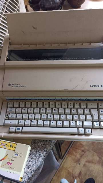 REGALO Maquina de escribir REGALO Maquina de escribir