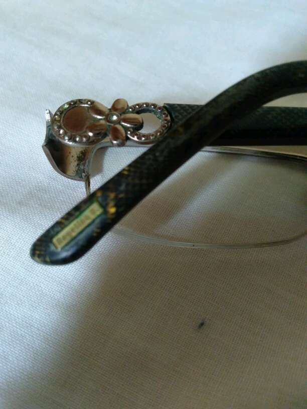 REGALO Monturas de lentes marca Angelina B. 3